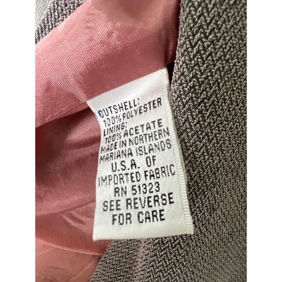 Chaus Excellent Condition Women’s Gray
Pants Suit Size 10 - Picture 6 of 11